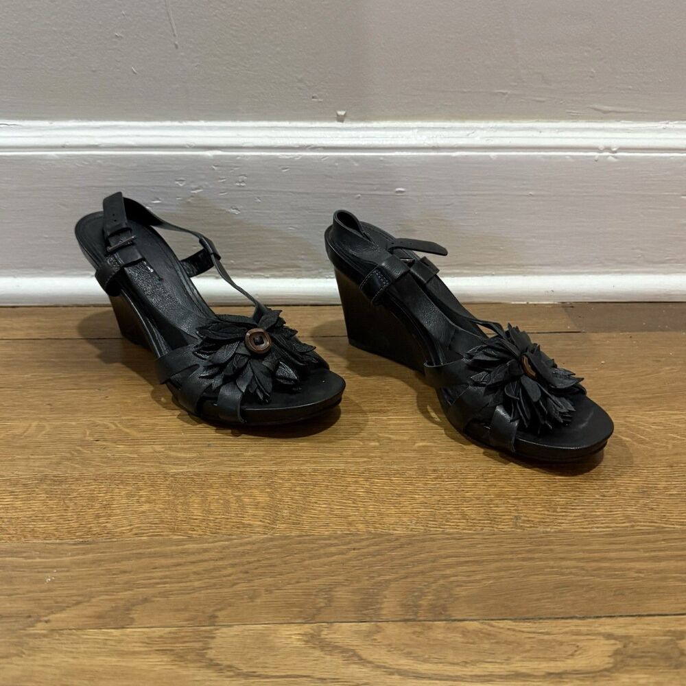 ECCO Black Leather Flower Strappy Slingback Casual Wedge Heel Shoe Women Sz 39